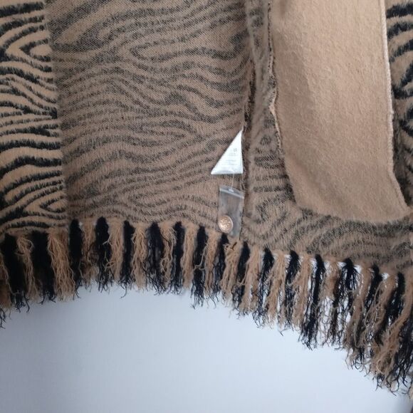 NVLT Tiger-Pattern Faux Fur Coat size small - Picture 6 of 9